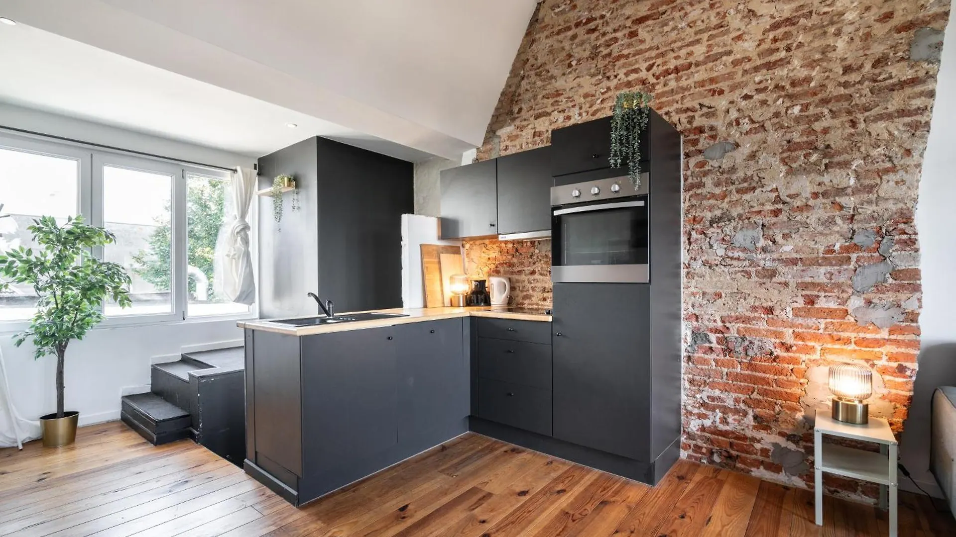 Two-Bedroom River Side Apartment In The Heart Of Antwerp 0*,