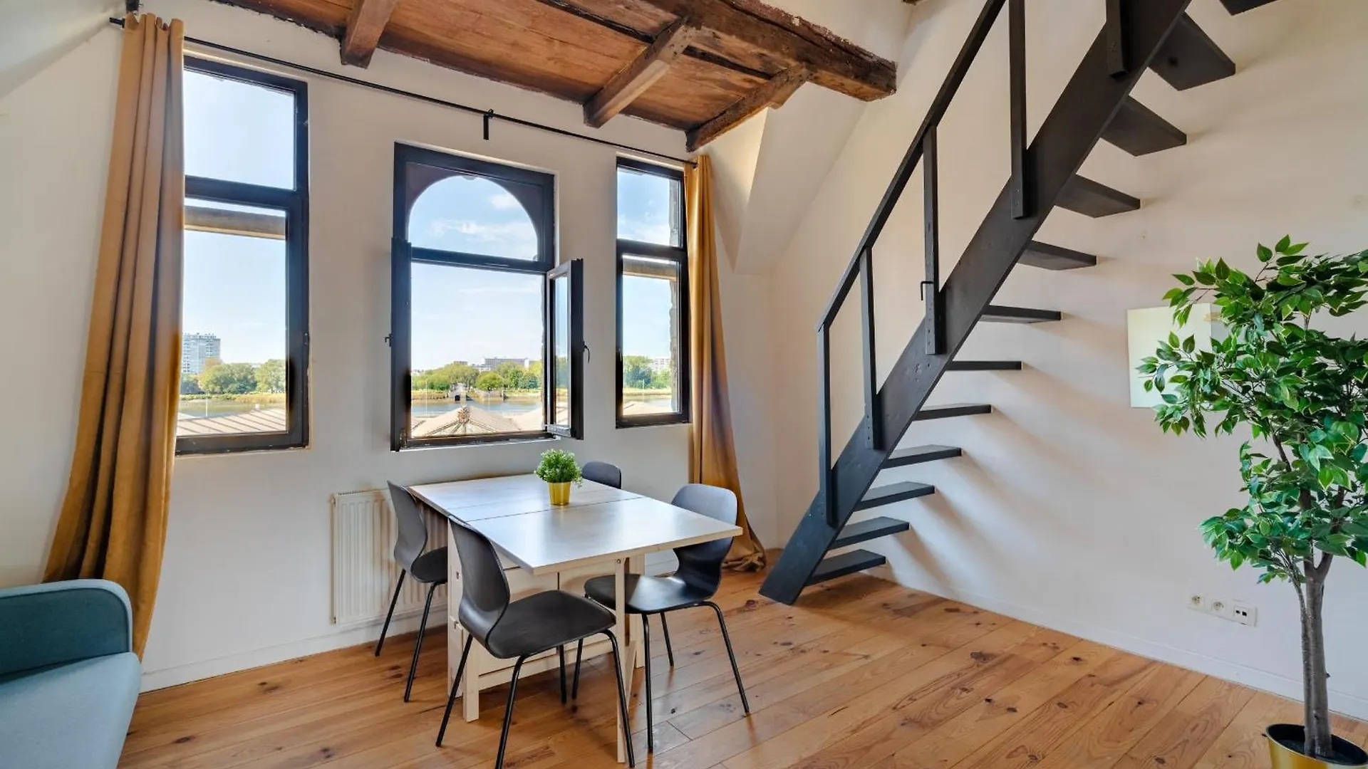 Two-Bedroom River Side Apartment In The Heart Of Antwerp 0*,  Belgium