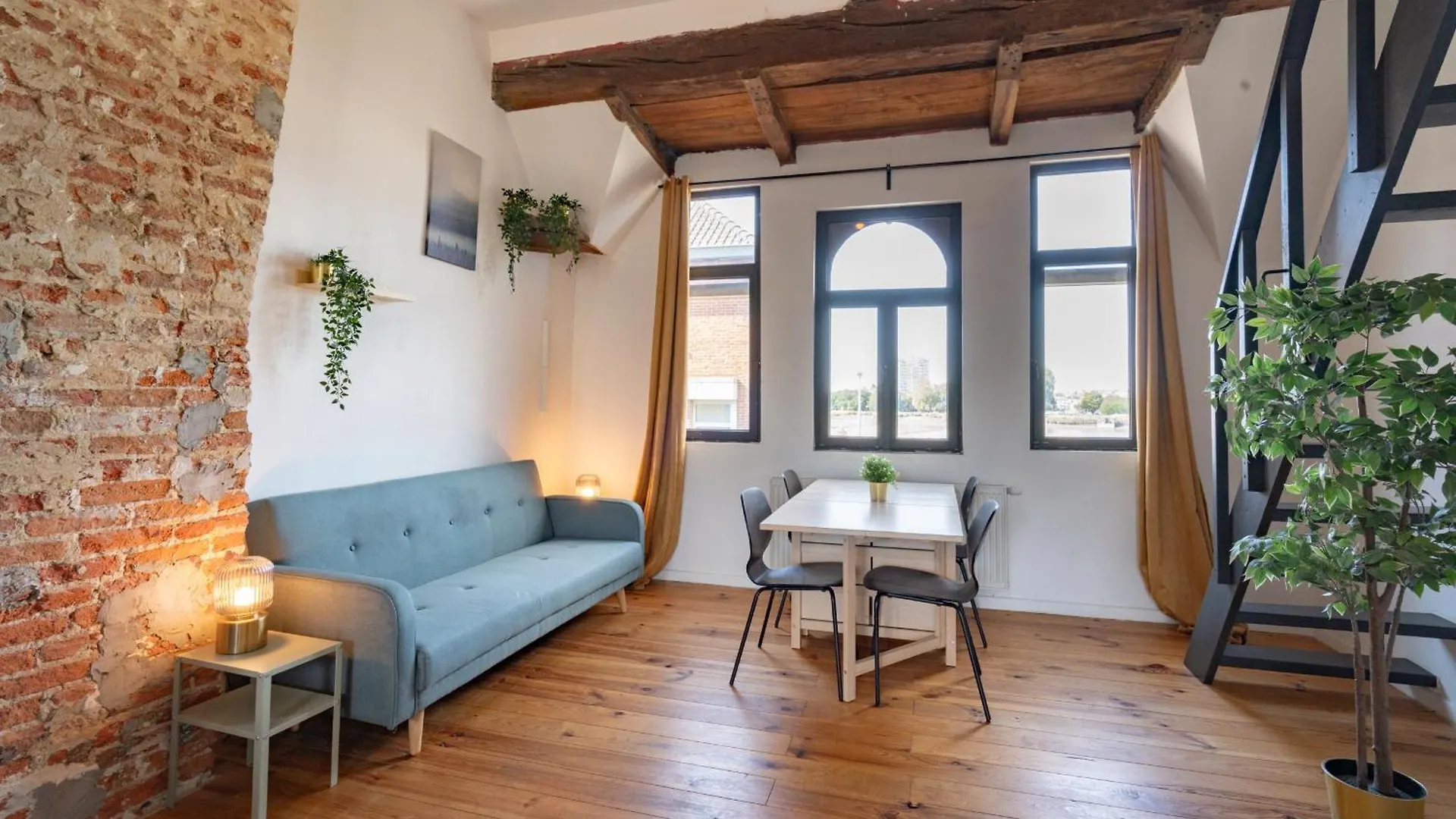 Two-Bedroom River Side Apartment In The Heart Of Antwerp