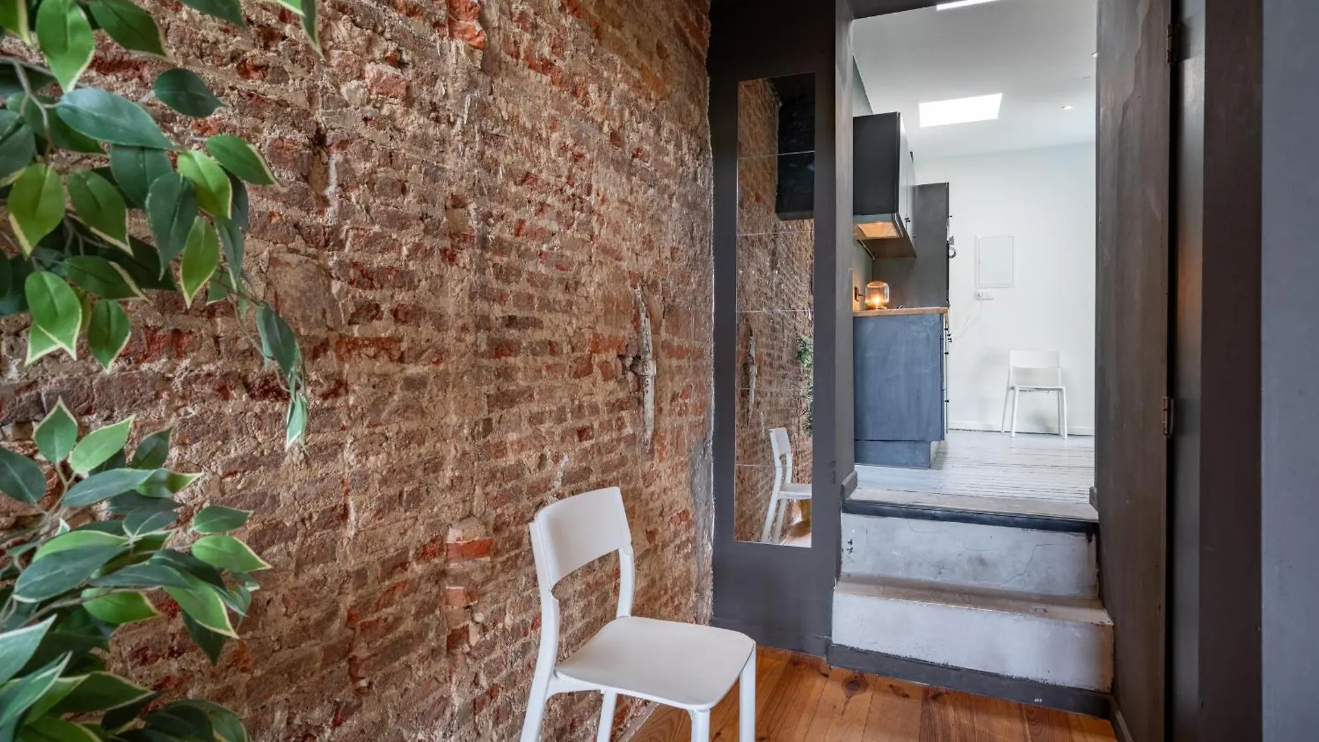 Two-Bedroom River Side Apartment In The Heart Of Antwerp